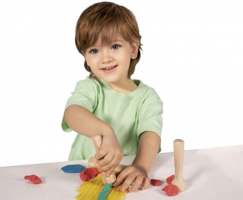 MY FIRST PLASTILINA BABY JOVI MI PRIMER KIT DE MODELAJE CON ESTAMPADORES DE MADERA (4 PASTILLAS 38 GR + 3 ESTAMPADORES)